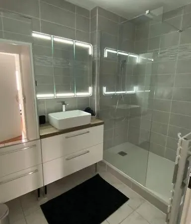 アパート Appartement Renove Avec Balcon Et Parking Proche Saint-Emilion Coutras