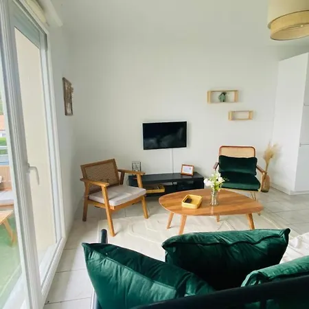 Appartement Renove Avec Balcon Et Parking Proche Saint-Emilion *