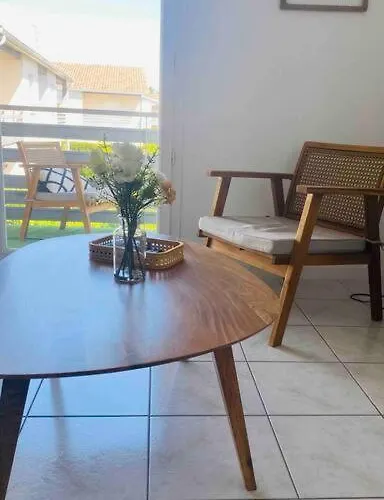 Rénové Avec Balcon Et Parking Proche Saint-émilion Coutras