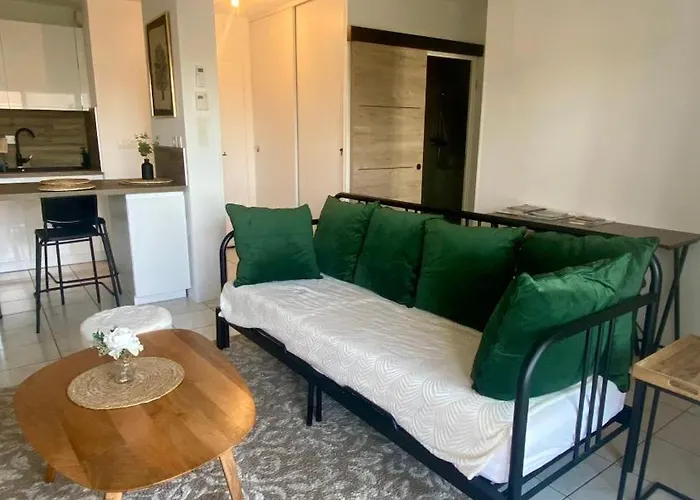 Rénové Avec Balcon Et Parking Proche Saint-émilion *